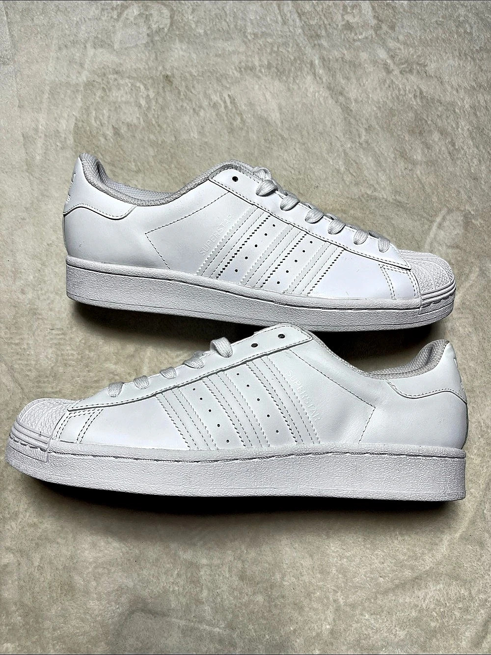adidas Superstar Woman’s Sneakers US 11 Like New